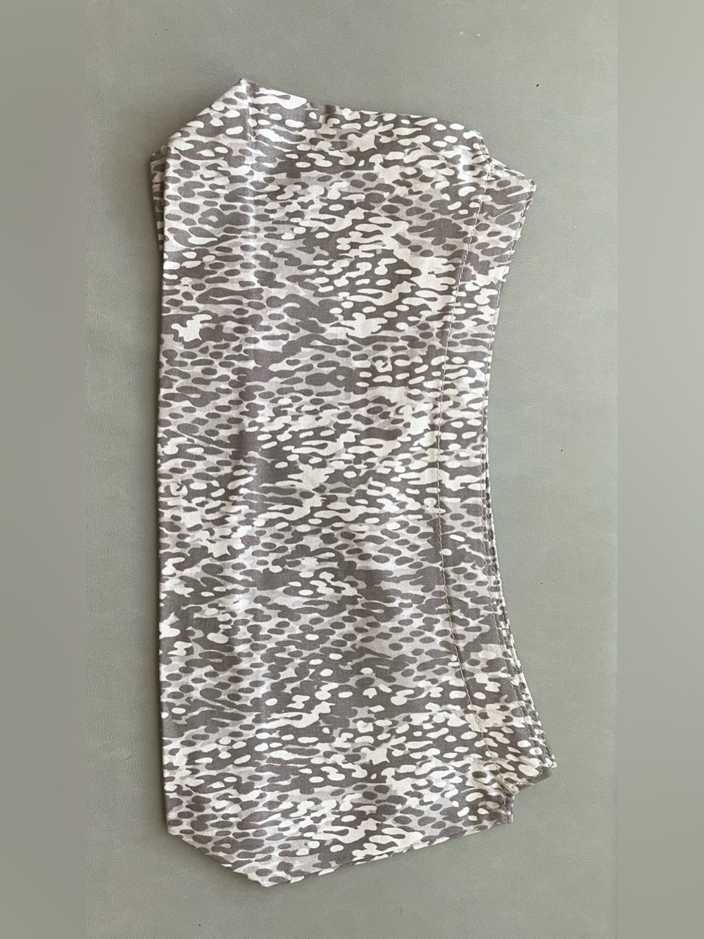 Thirty-One Purse Skirt Bag Cover Gray and White Snake Skin Patterned Womens